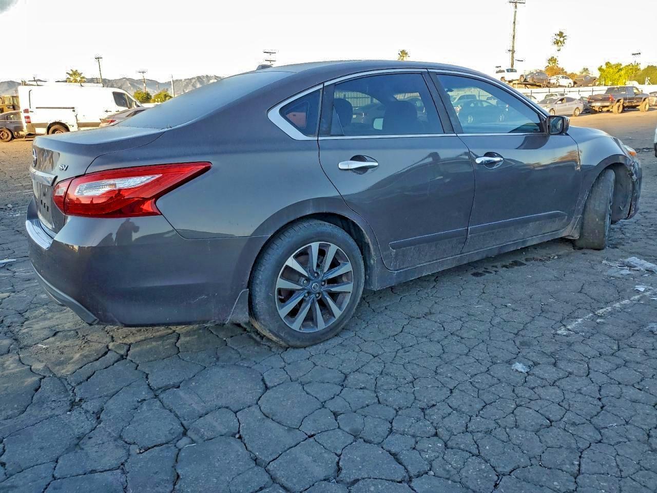 2016 Nissan Altima 2.5 - Фото 3