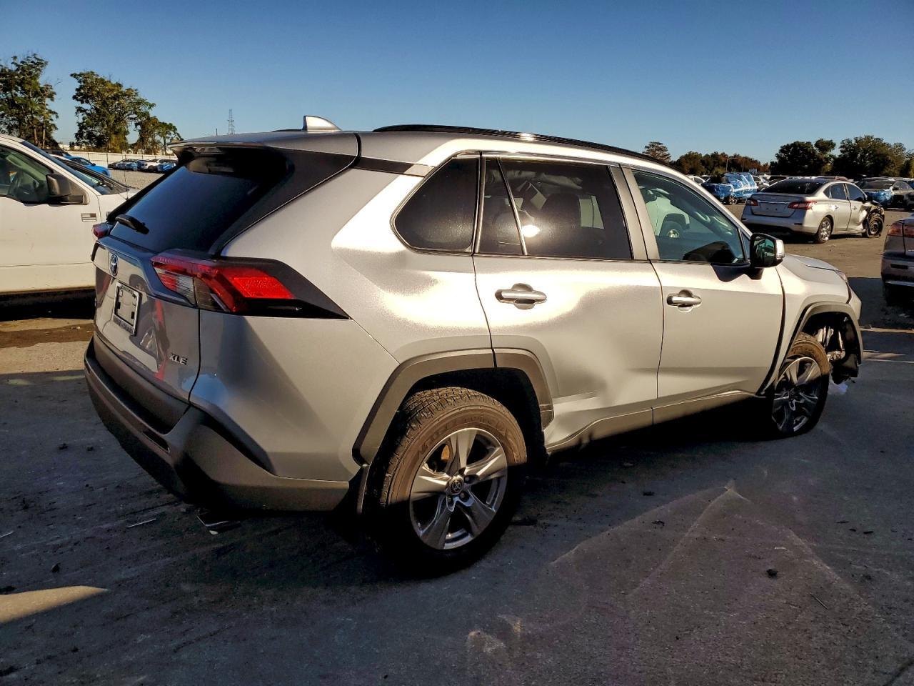 2025 Toyota Rav4 Xle - Фото 3