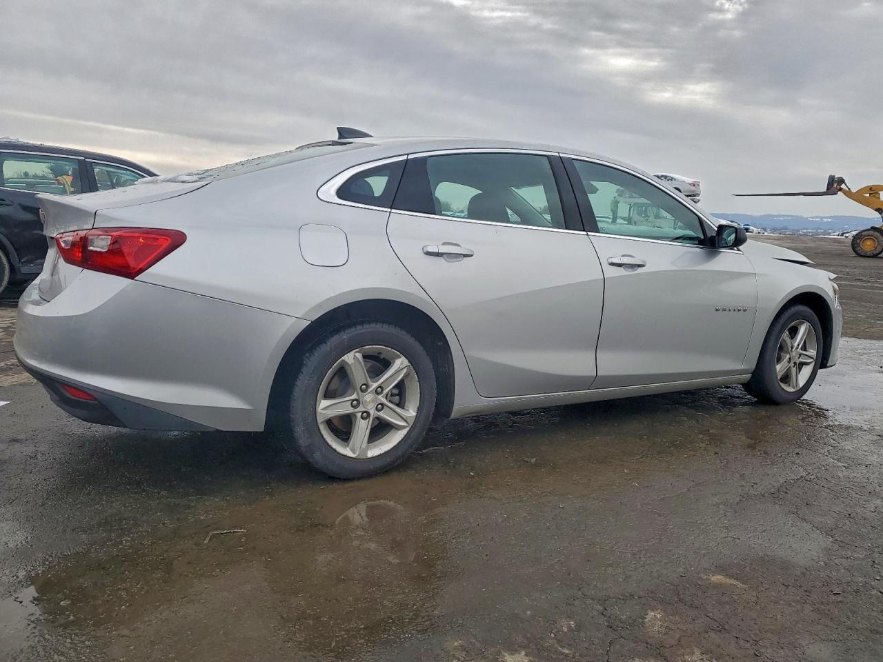 2021 Chevrolet Malibu Ls - Фото 3