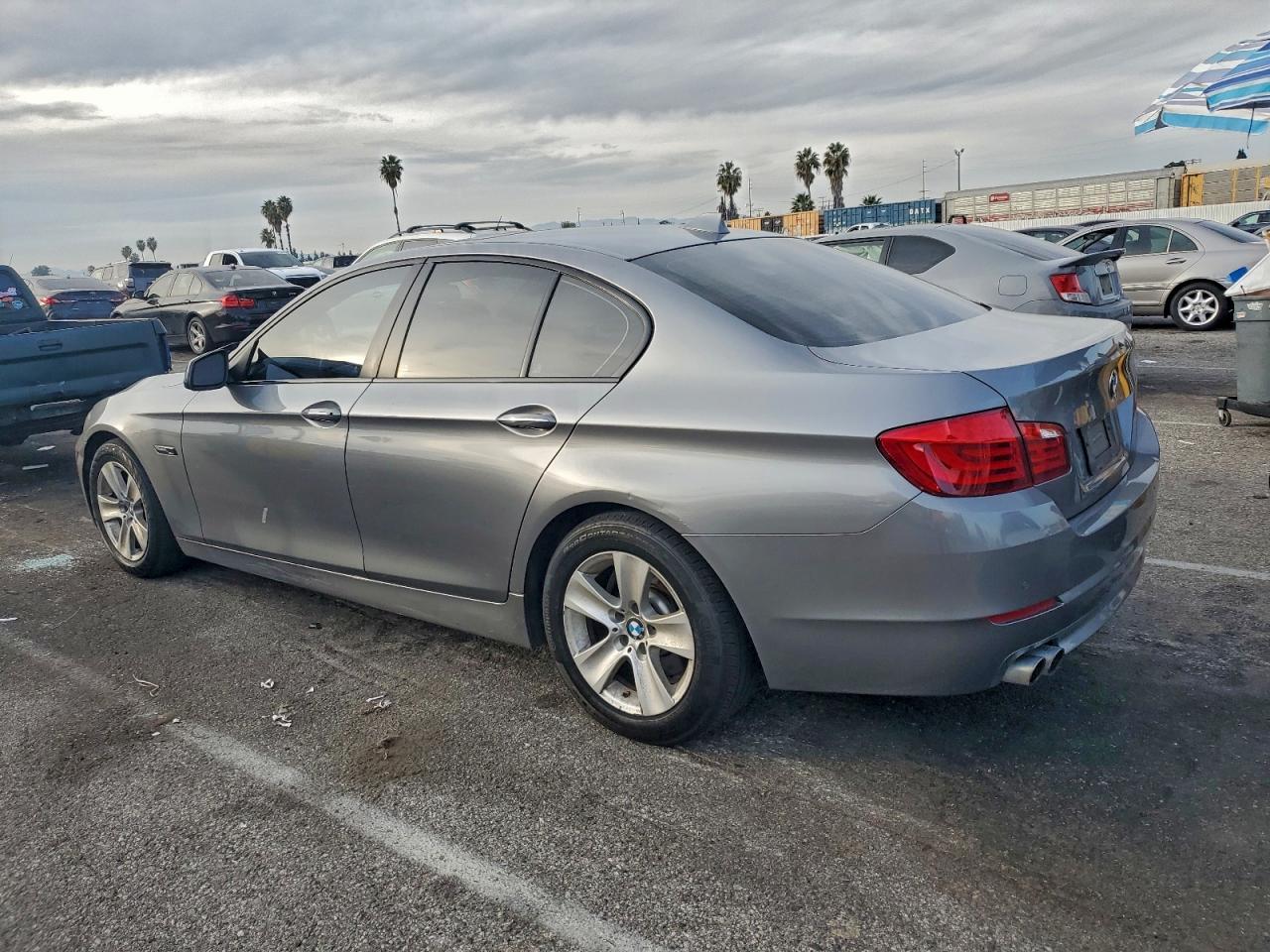 2011 BMW 528 I - Image 2