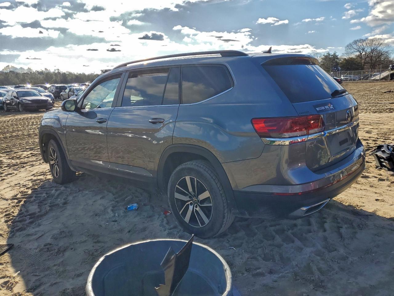 2022 Volkswagen Atlas Se - Фото 2