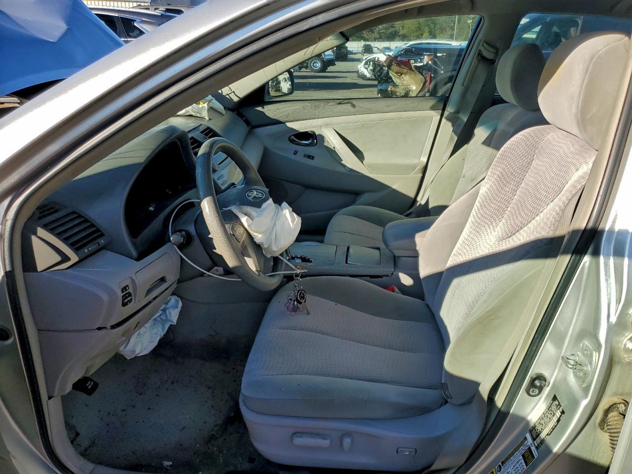 2010 Toyota Camry Base - Фото 7
