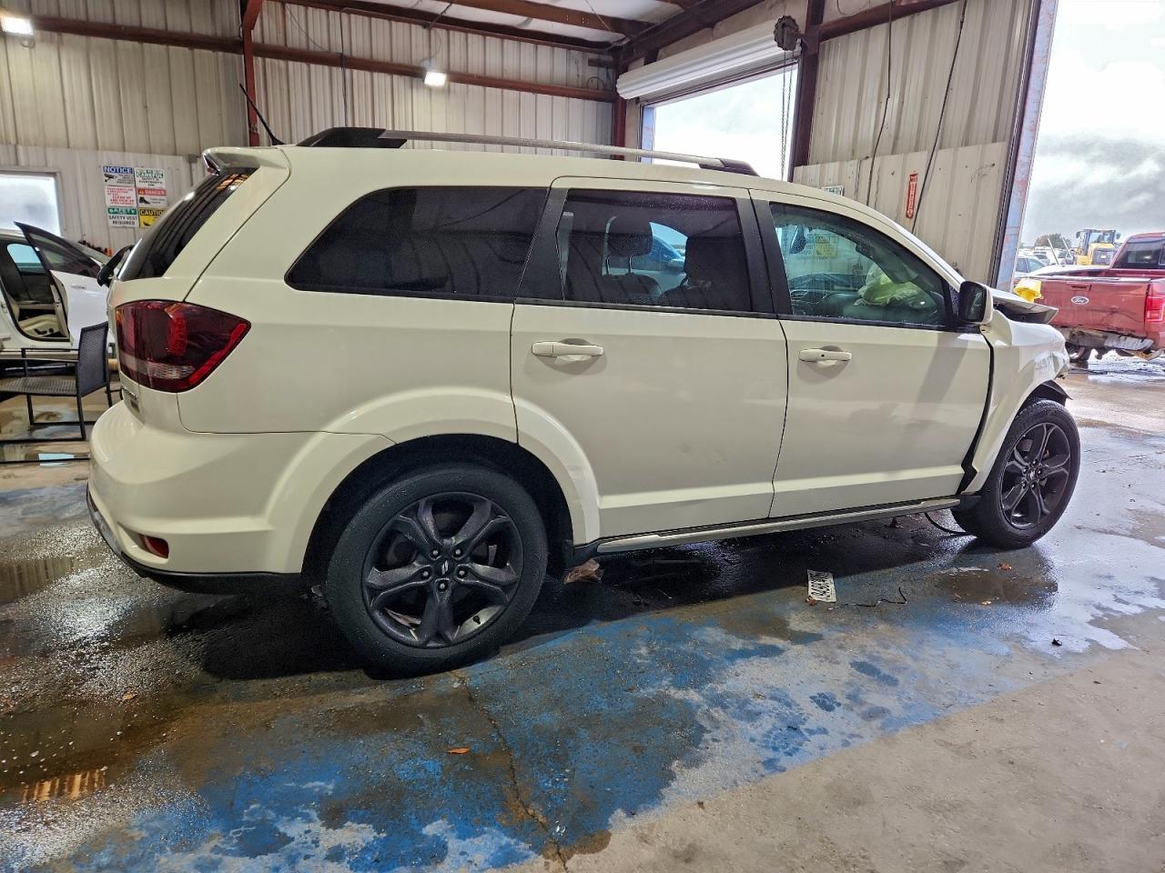 2018 Dodge Journey Crossroad - Image 3