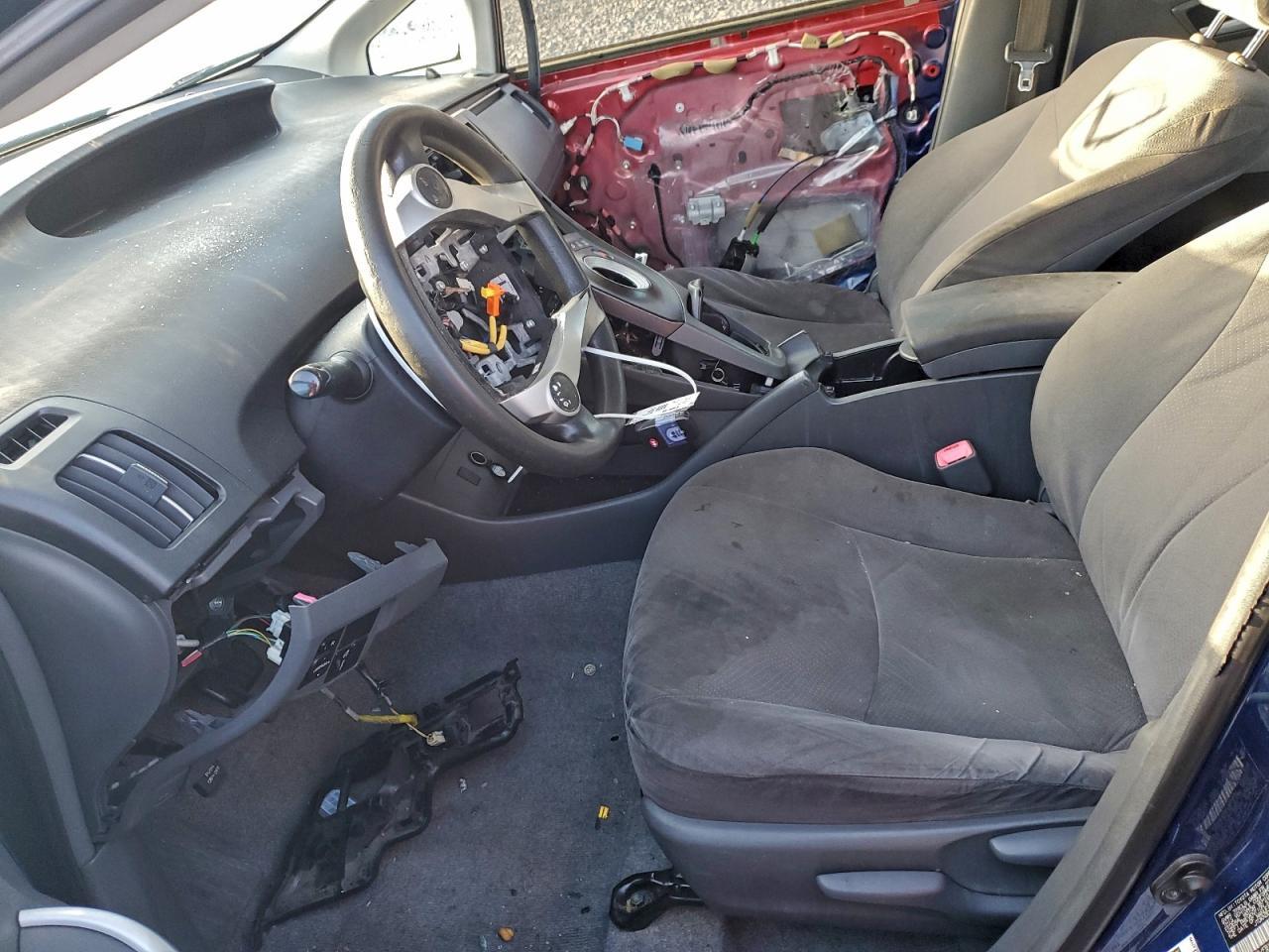 2011 Toyota Prius - Фото 7