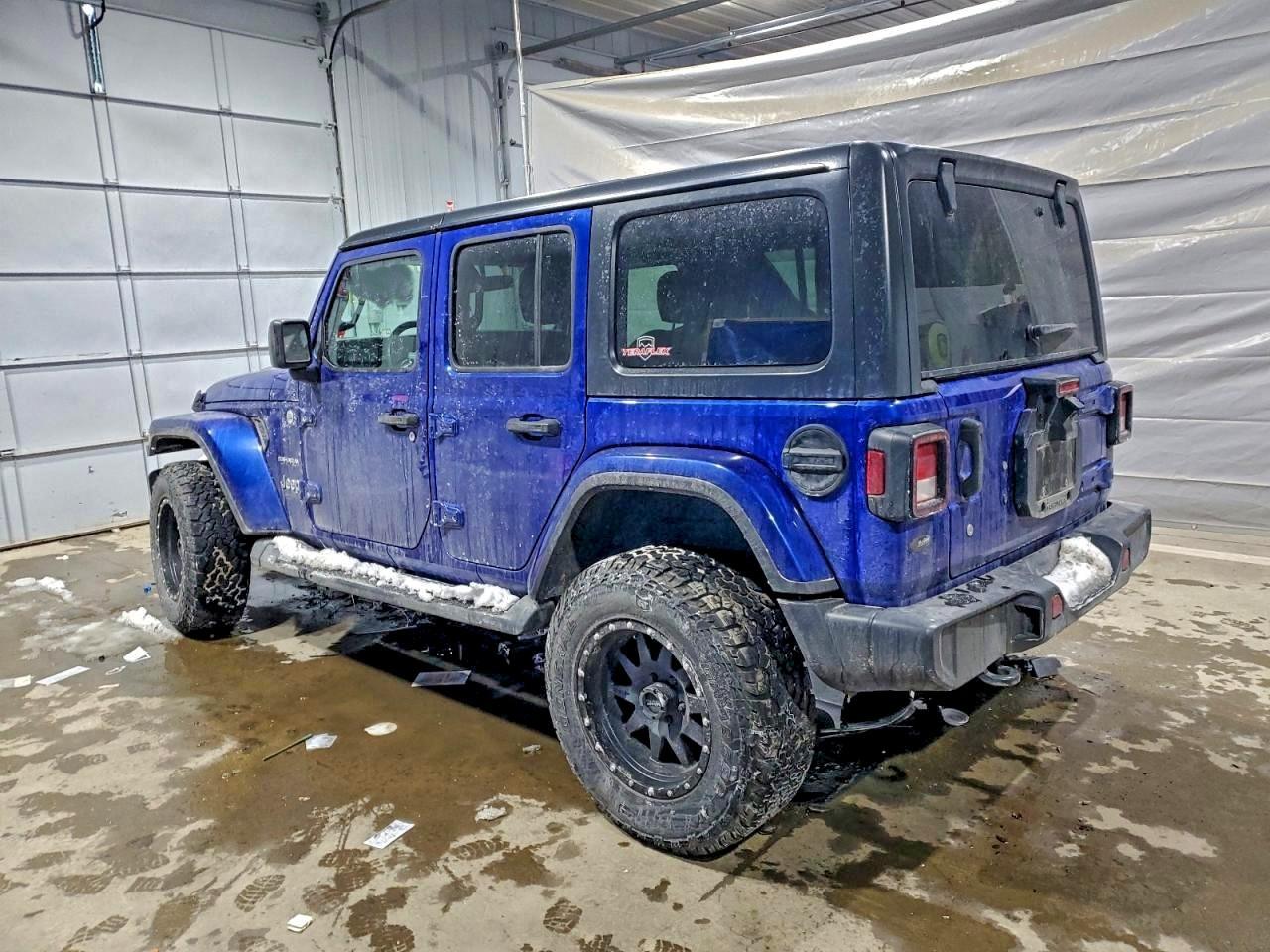 2018 Jeep Wrangler Unlimited Sahara - Image 2