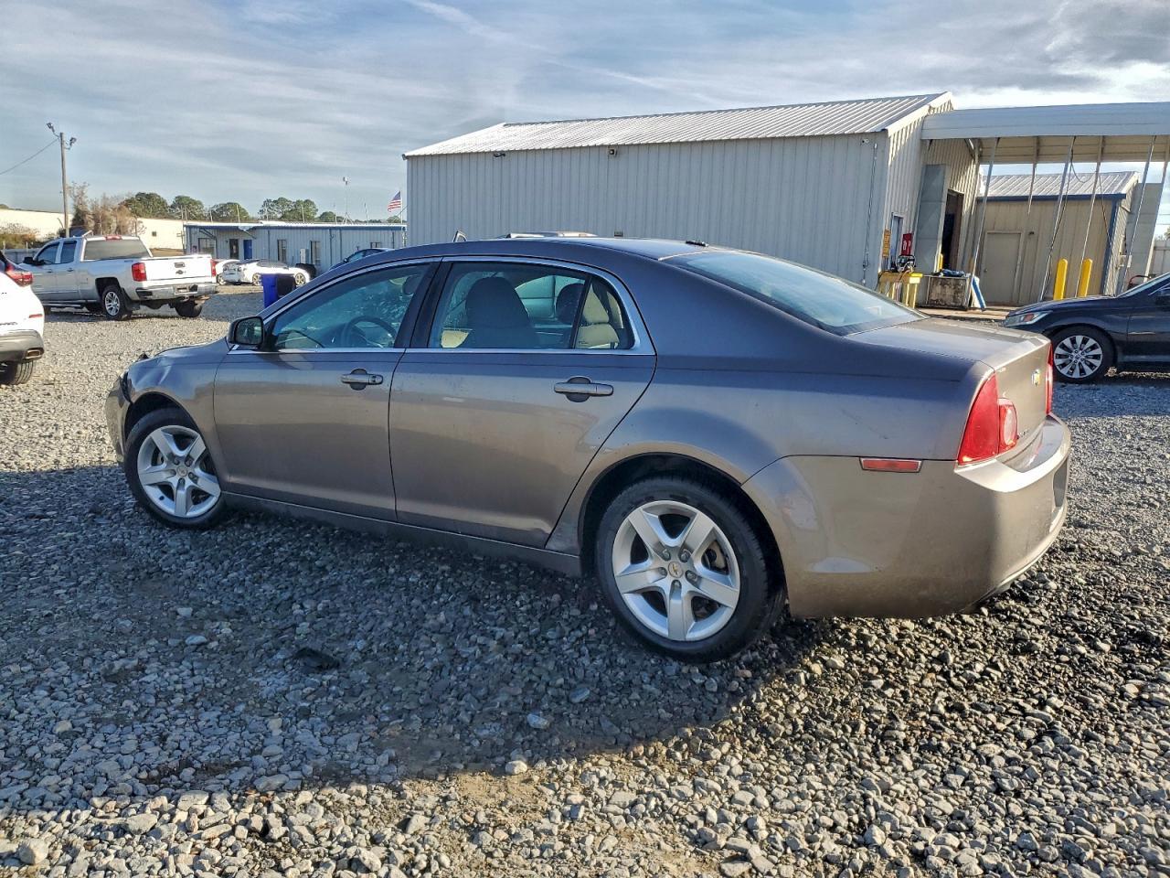 2011 Chevrolet Malibu Ls - Фото 2