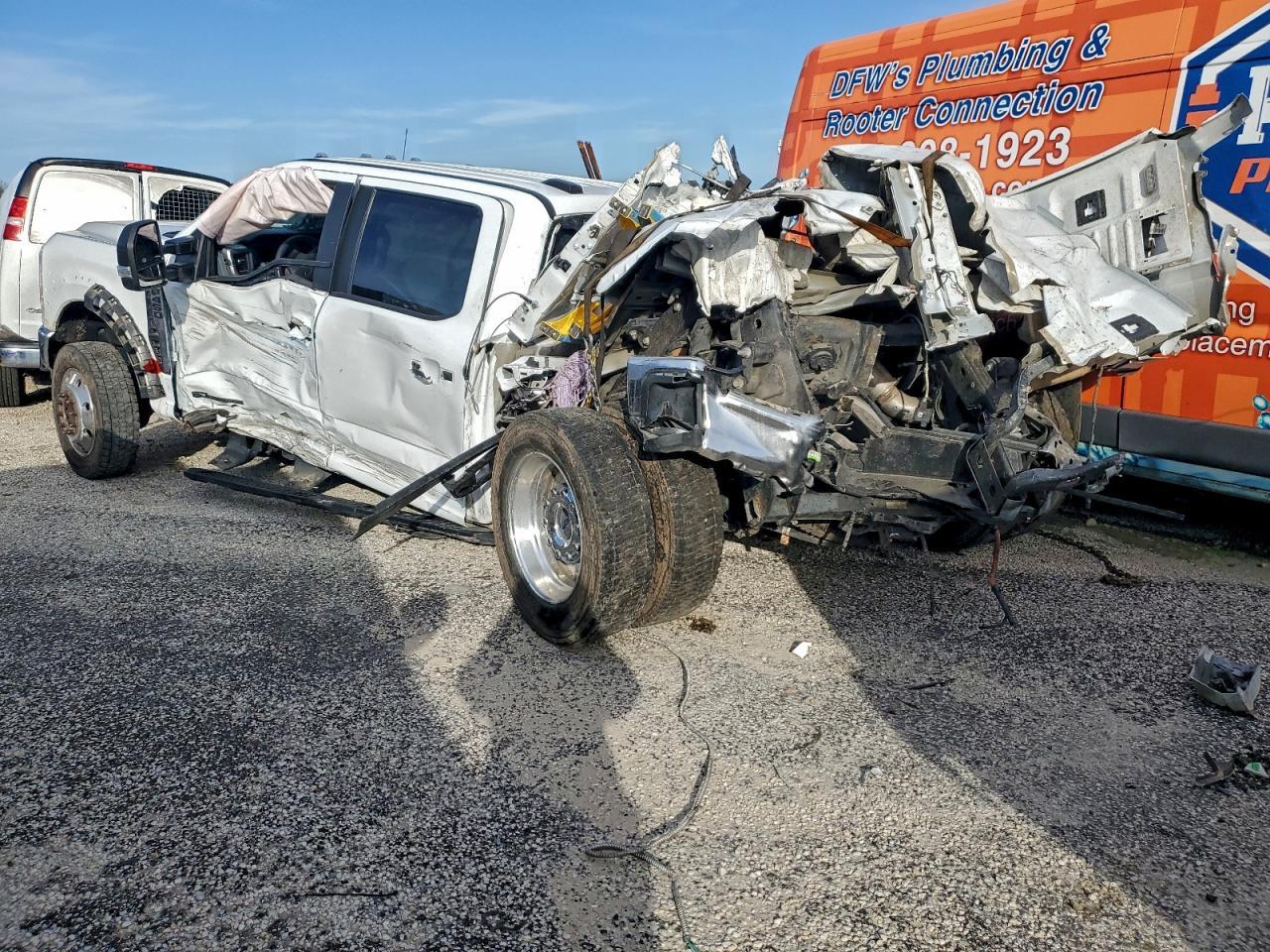 2023 Ford F450 Super Duty - Image 2