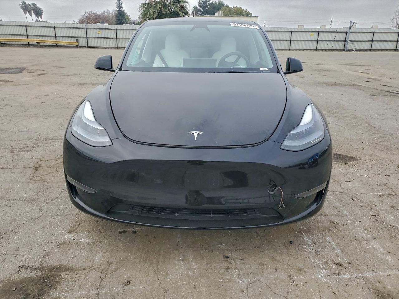 2023 Tesla Model Y - Image 5