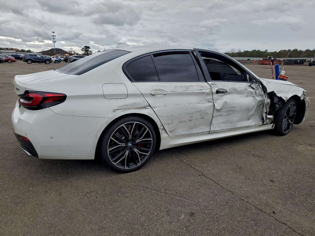 2021 BMW 540 I - Фото 3