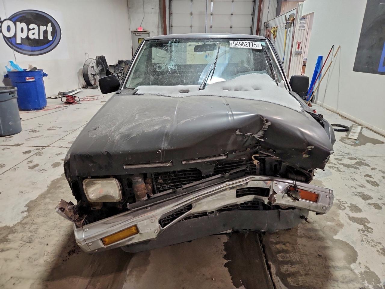 1992 Nissan Truck Short Wheelbase - Фото 5