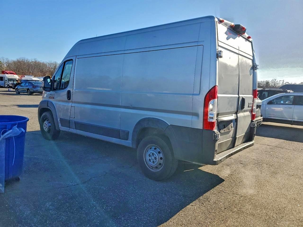 2018 Ram Promaster 2500 Delivery Van - Фото 2