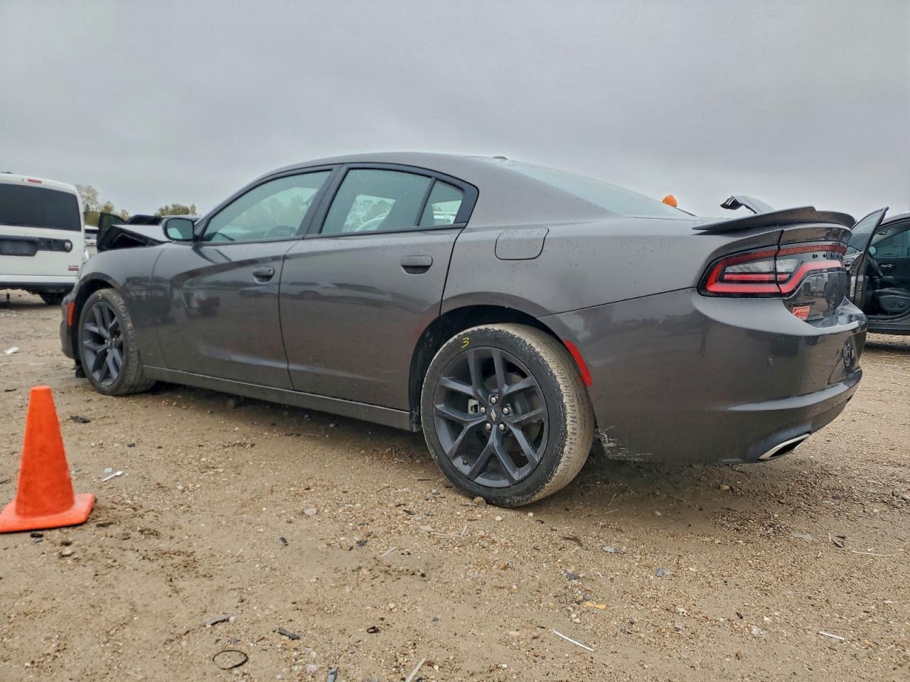 2021 Dodge Charger Sxt - Image 2