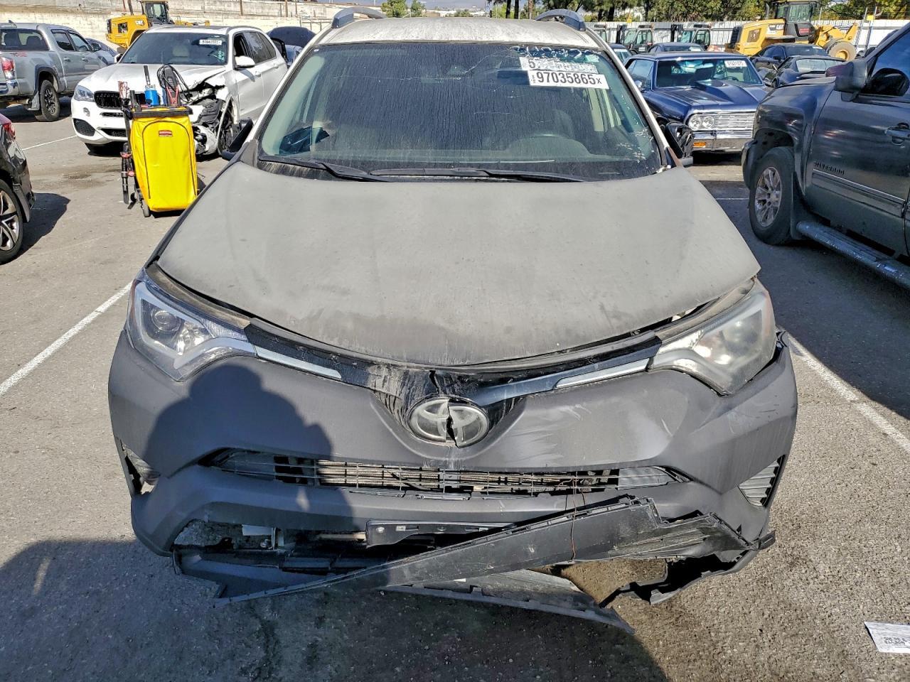 2017 Toyota Rav4 Le - Image 5