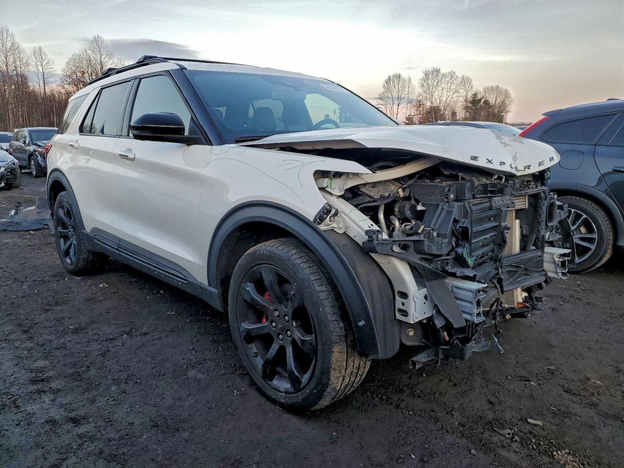 2022 Ford Explorer St - Фото 4