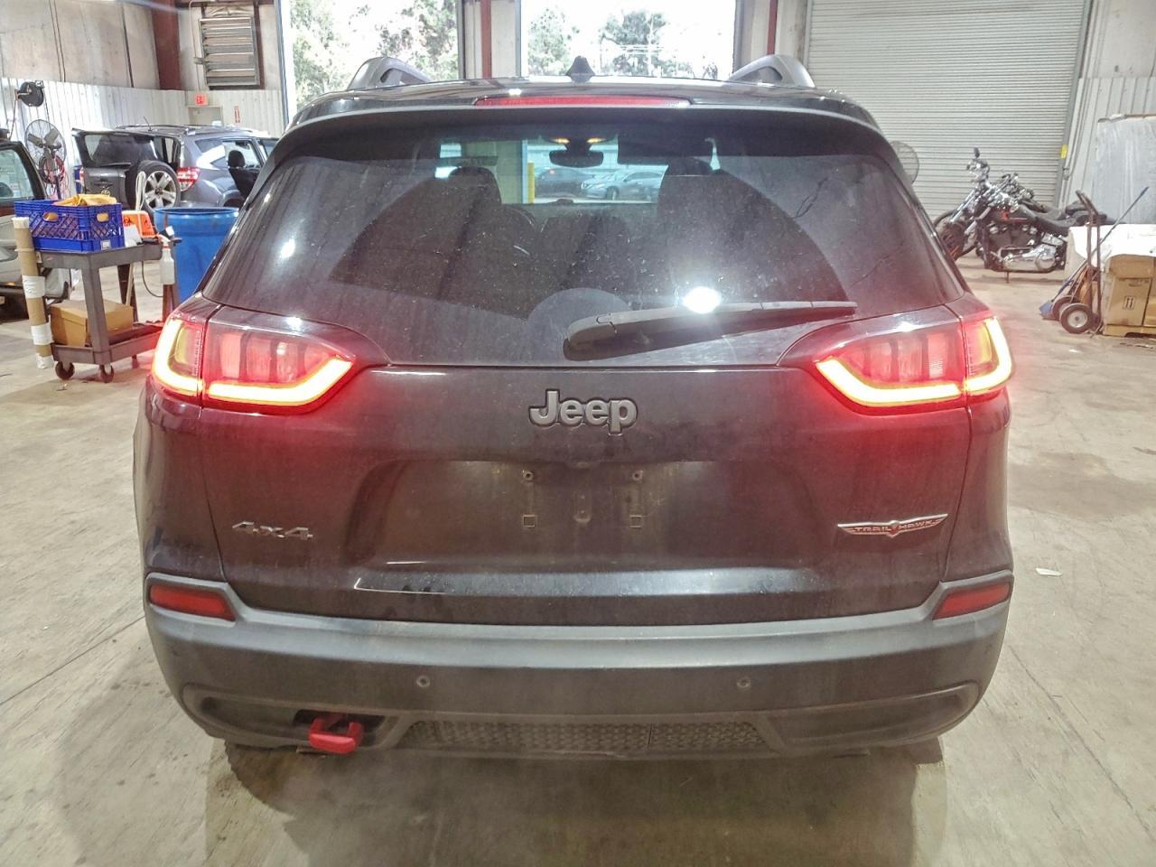 2019 Jeep Cherokee Trailhawk - Image 6