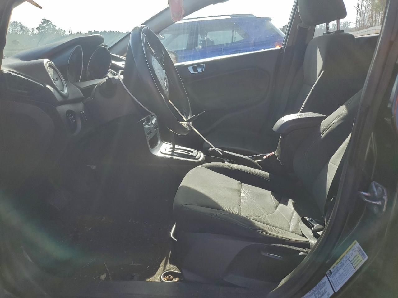 2015 Ford Fiesta Se - Image 7