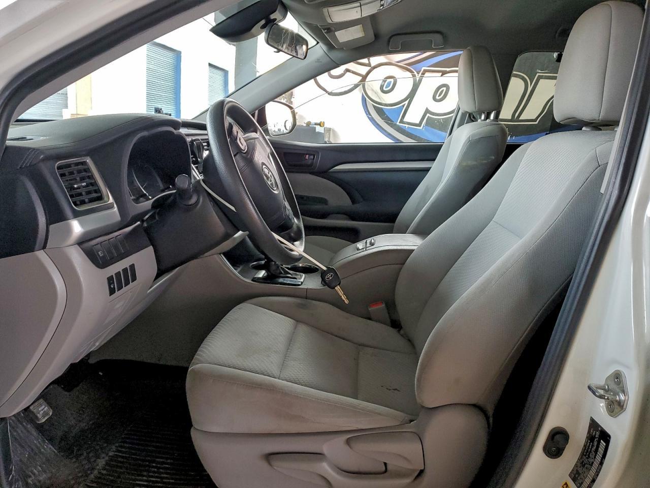 2019 Toyota Highlander Le - Фото 7