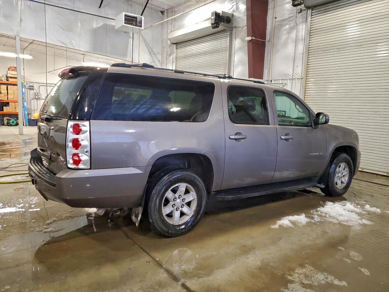 2013 GMC Yukon Xl K1500 Sle - Image 3