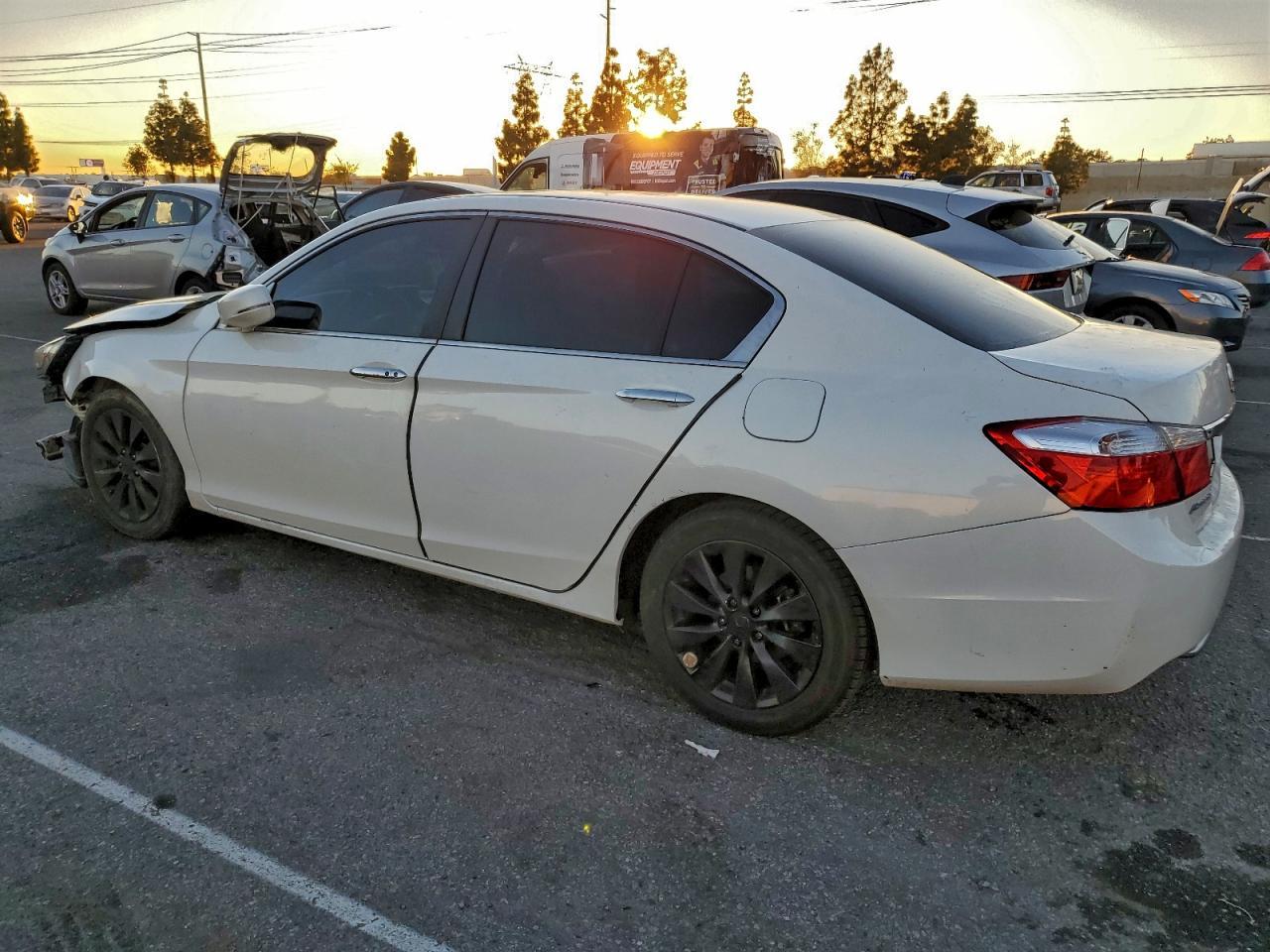 2013 Honda Accord Ex - Фото 2