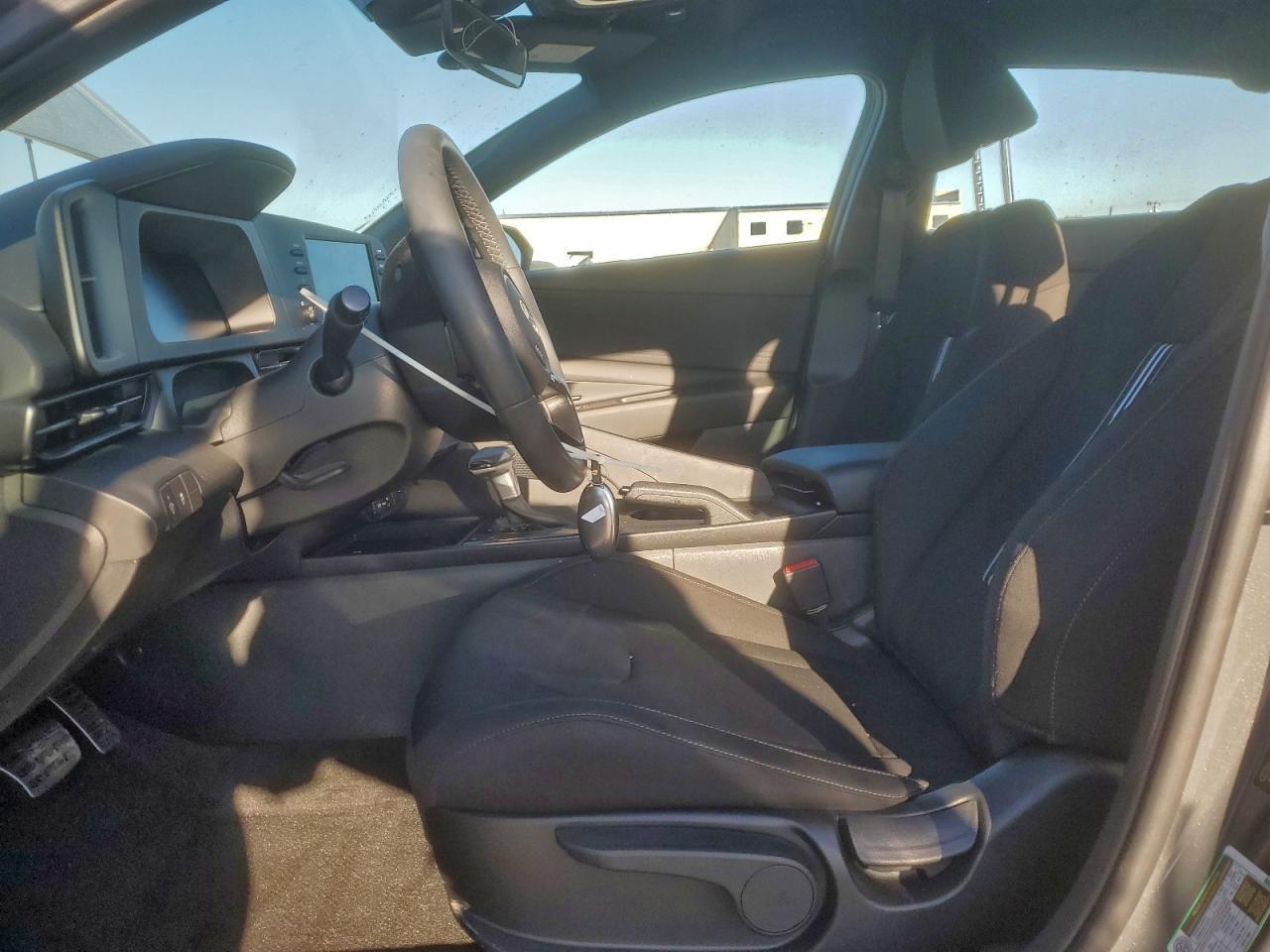 2025 Hyundai Elantra Sel Sport - Image 7