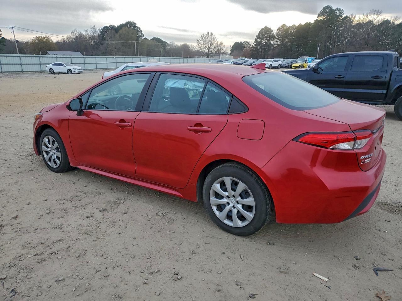 2021 Toyota Corolla Le - Фото 2