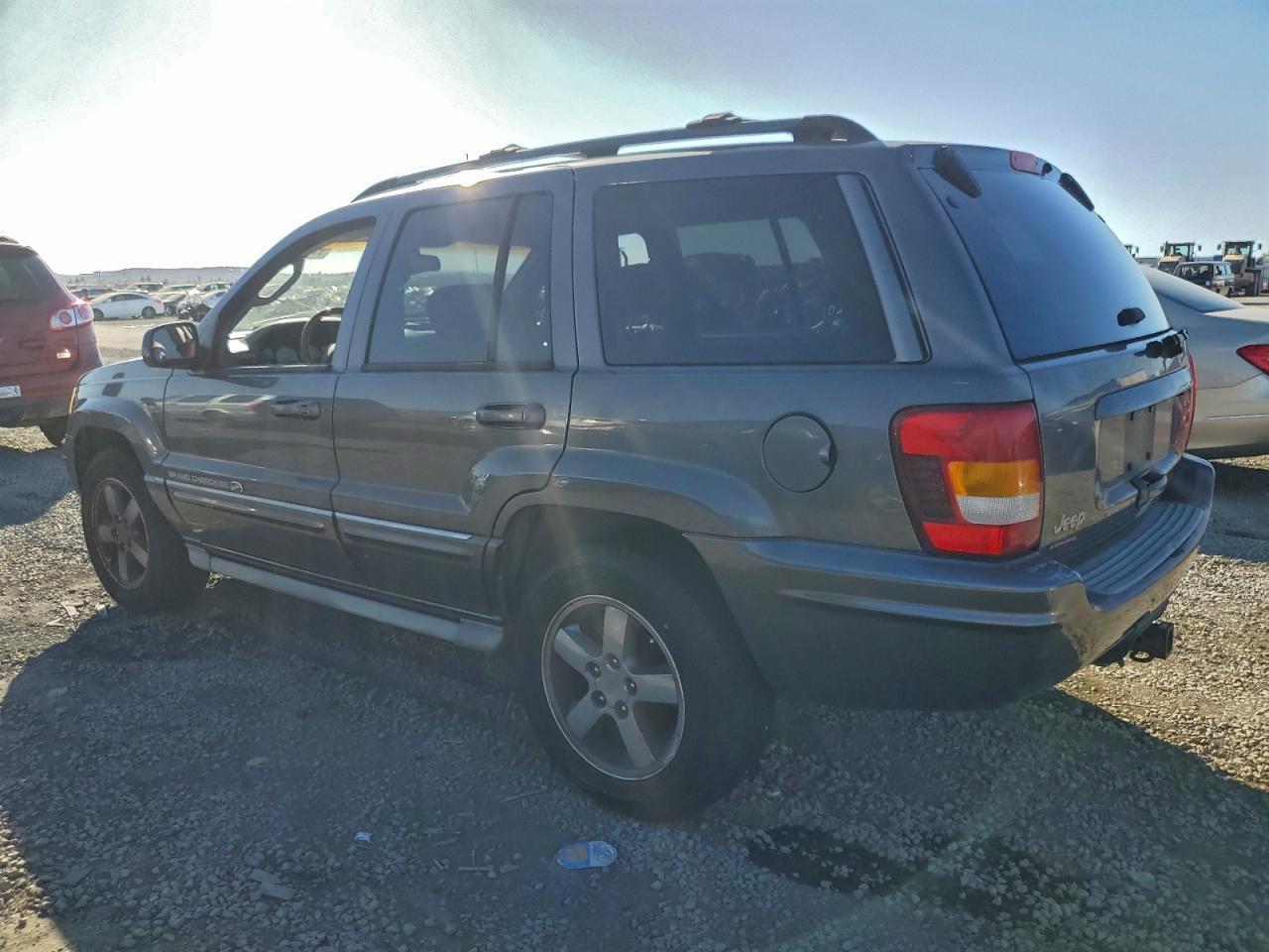 2004 Jeep Grand Cherokee Overland - Image 2
