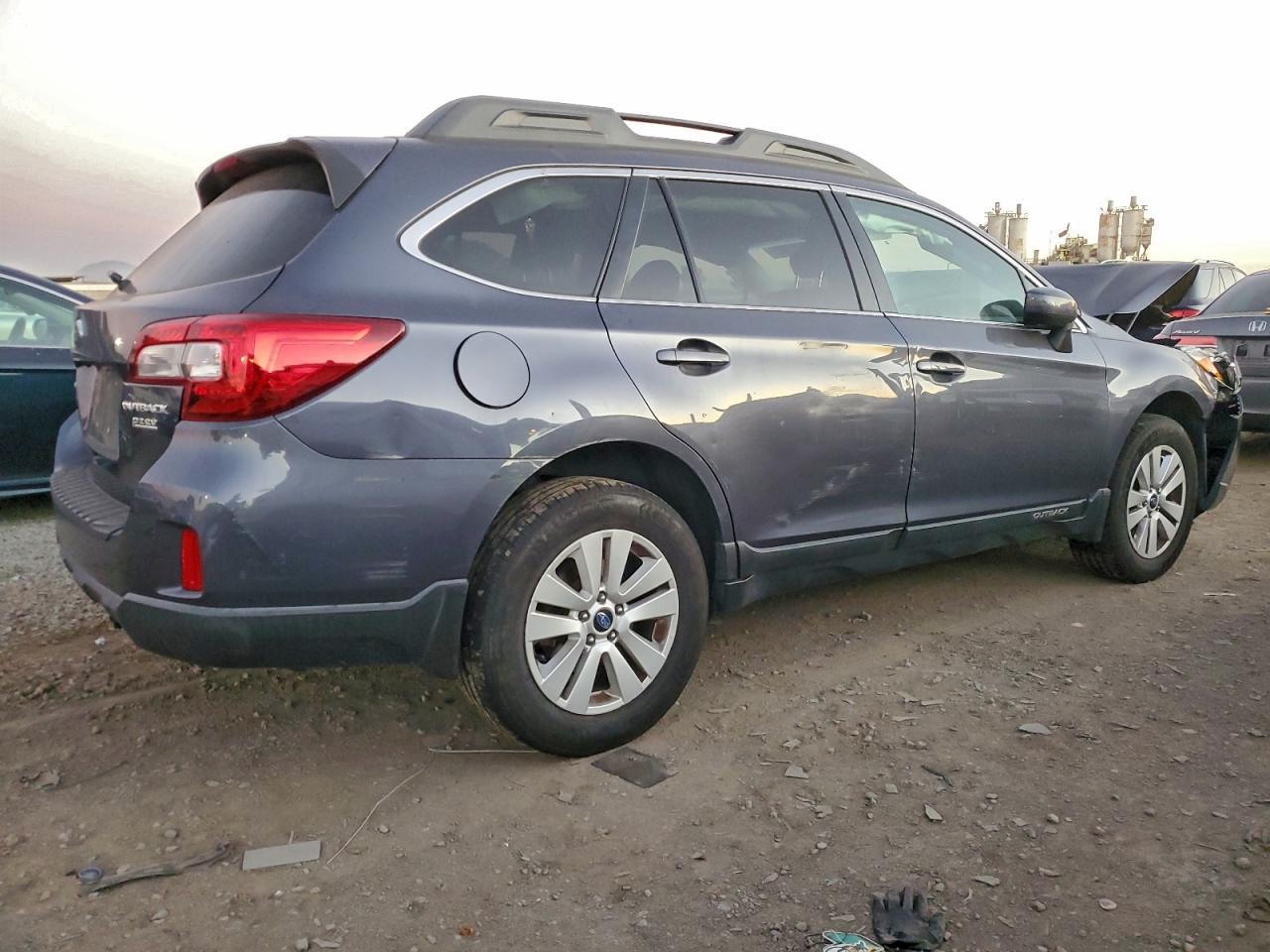 2015 Subaru Outback 2.5I Premium - Фото 3