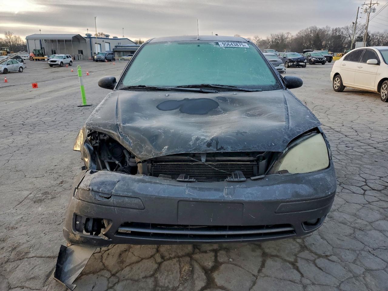 2005 Ford Focus Zx3 - Фото 5