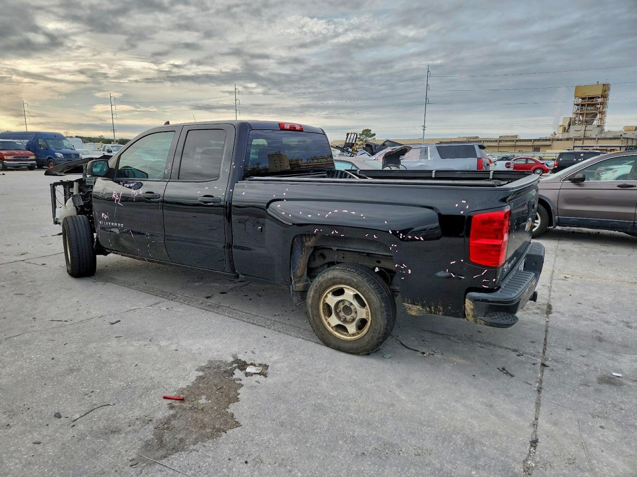 2018 Chevrolet Silverado C1500 Custom - Фото 2