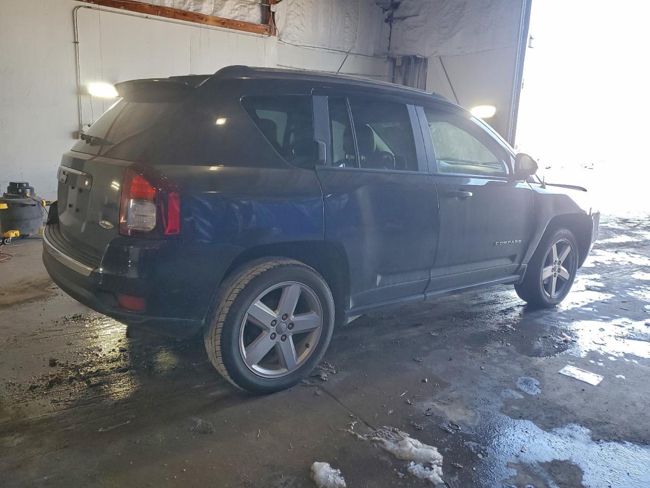 2014 Jeep Compass Latitude - Image 3