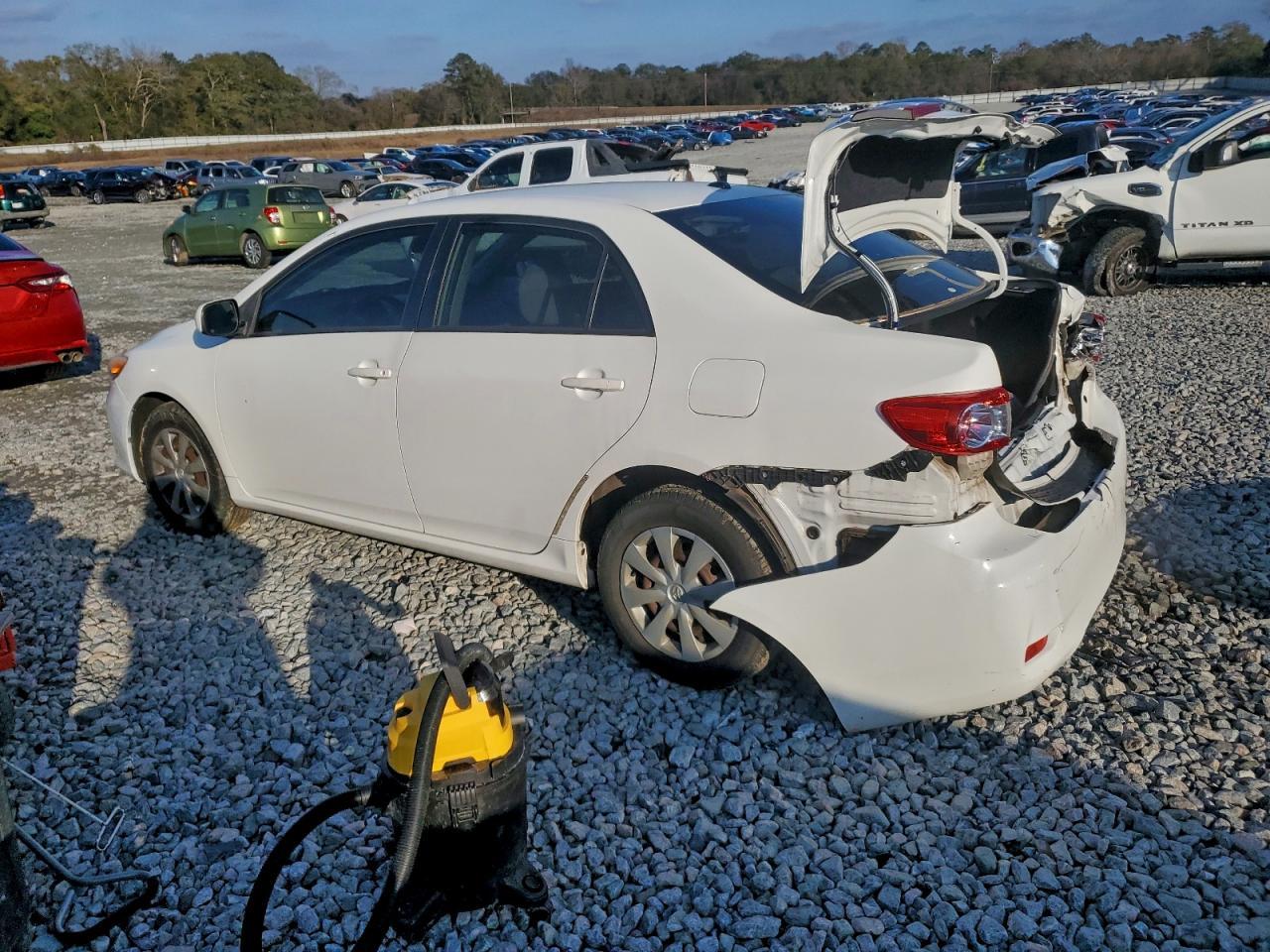 2011 Toyota Corolla Base - Фото 2