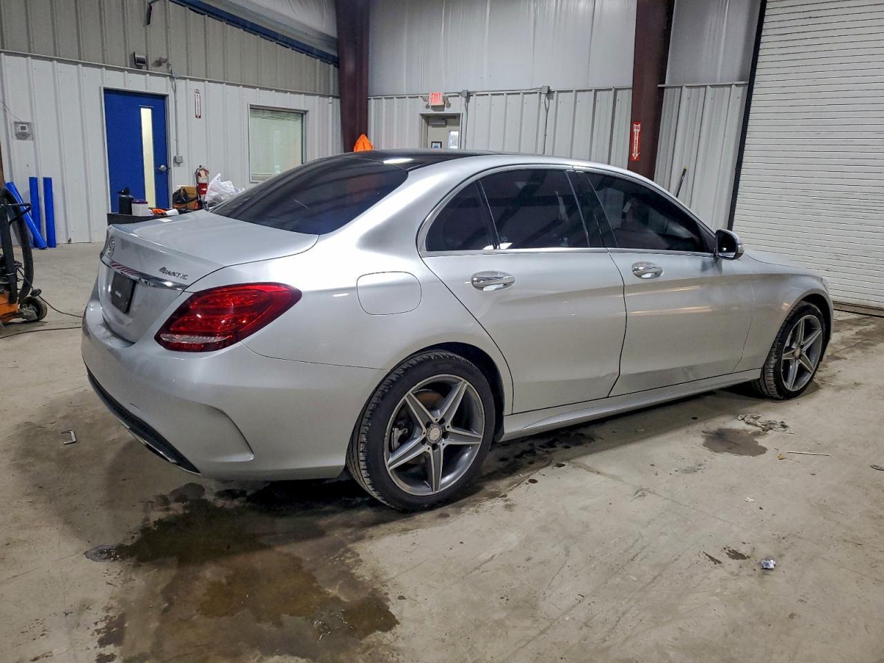 2015 Mercedes-Benz C 300 4Matic - Фото 3