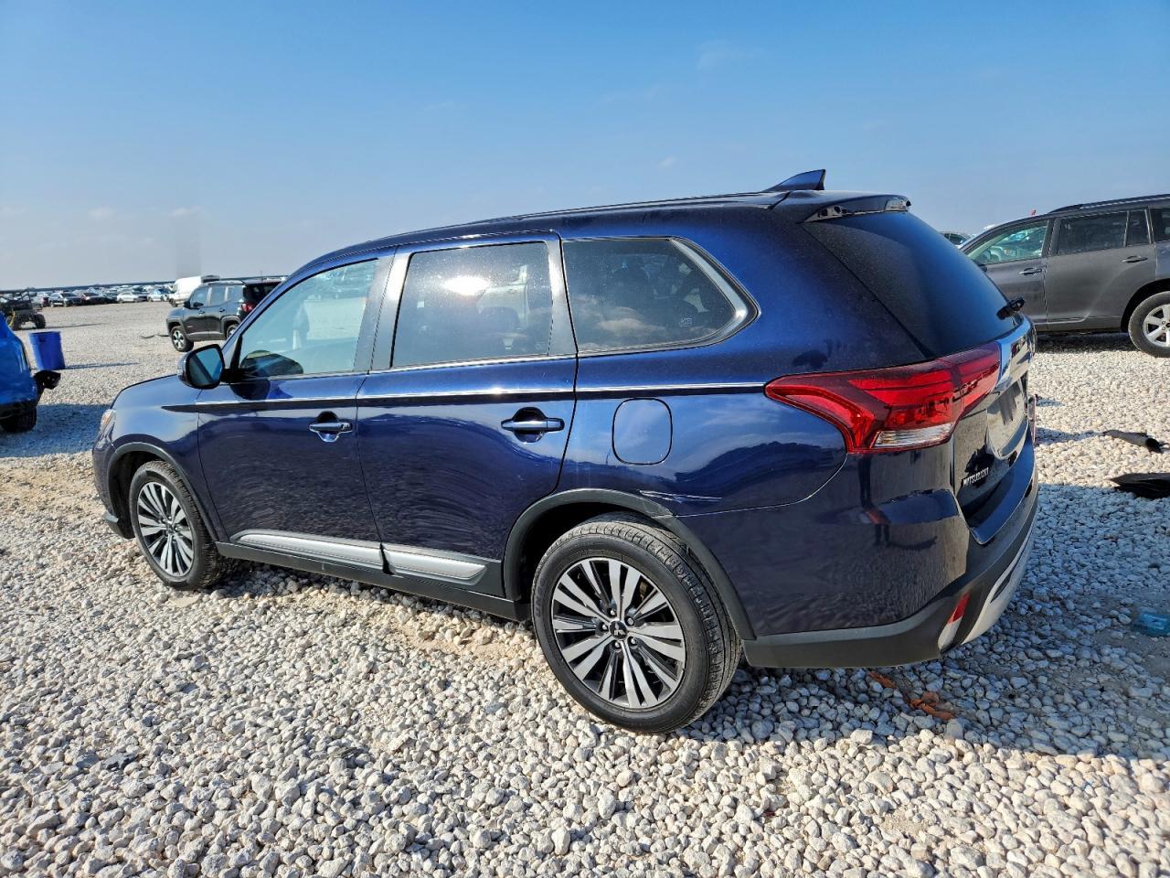 2019 Mitsubishi Outlander Se - Image 2