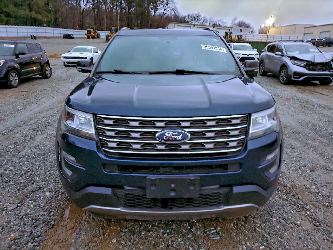 2017 Ford Explorer Xlt - Image 5