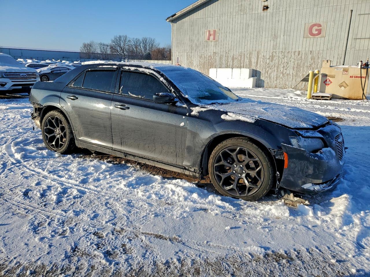 2019 Chrysler 300 S - Image 4