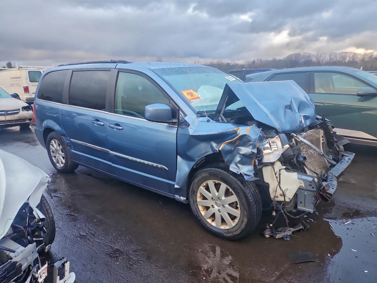 2012 Chrysler Town & Country Touring - Фото 4