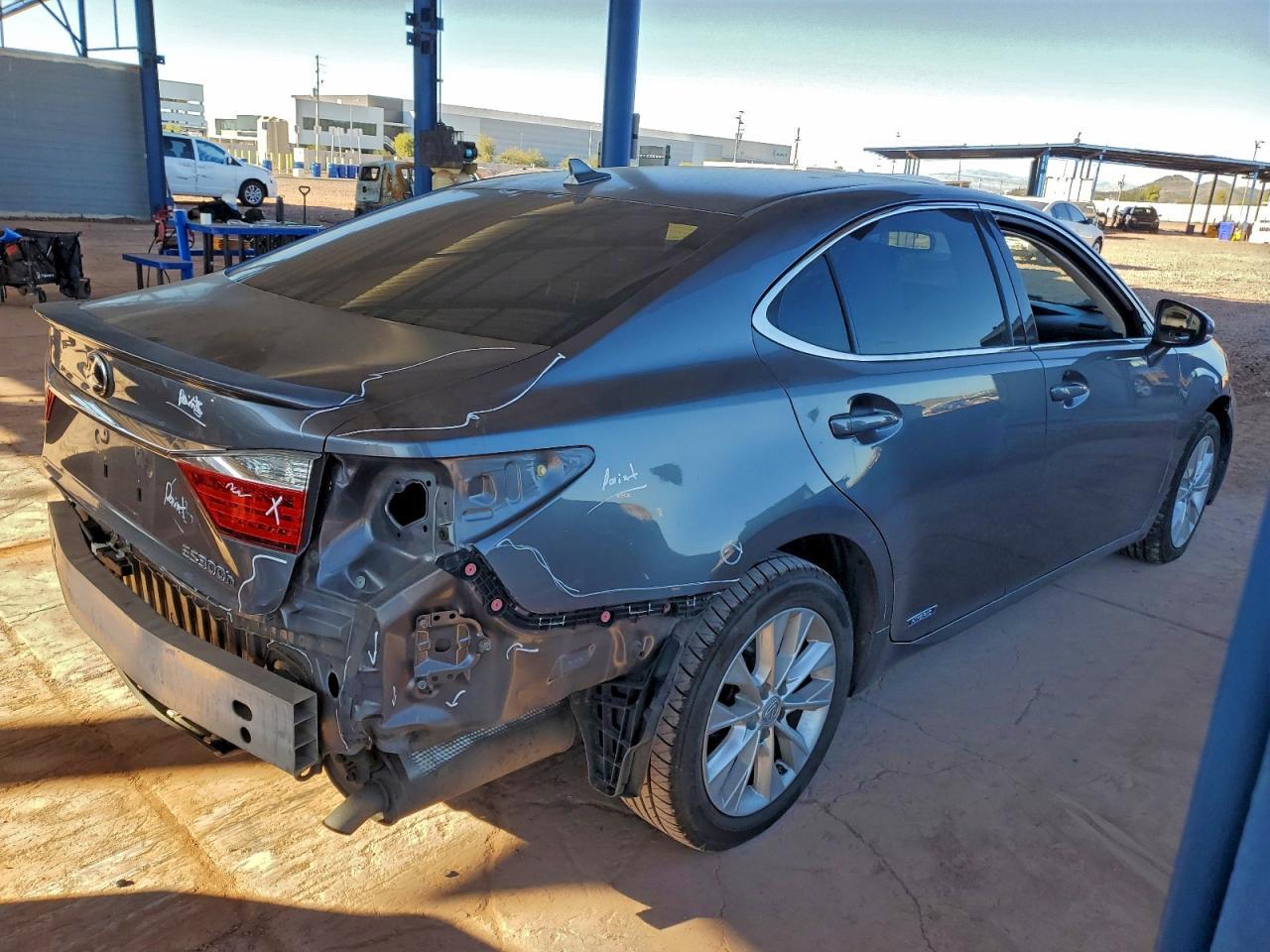 2013 Lexus Es 300H - Image 3
