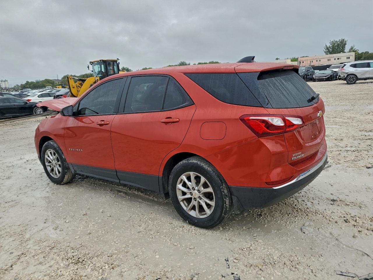 2020 Chevrolet Equinox Ls - Фото 2