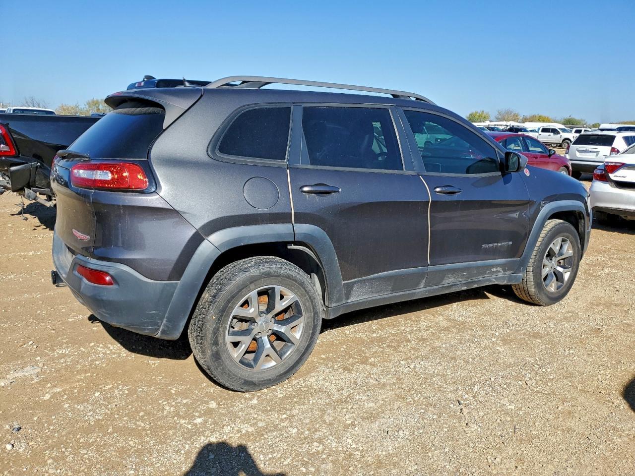 2014 Jeep Cherokee Trailhawk - Image 3