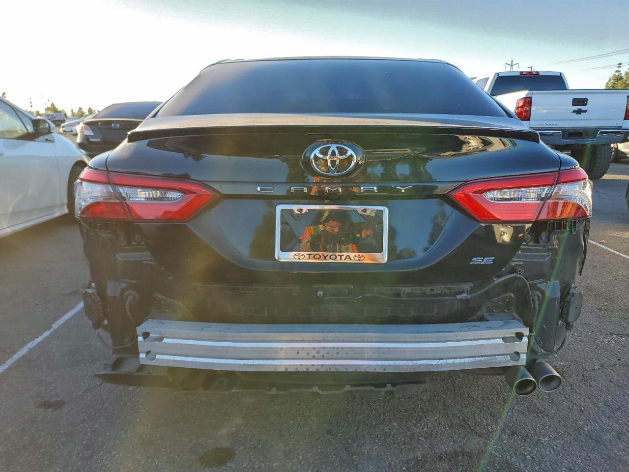 2018 Toyota Camry L - Фото 6