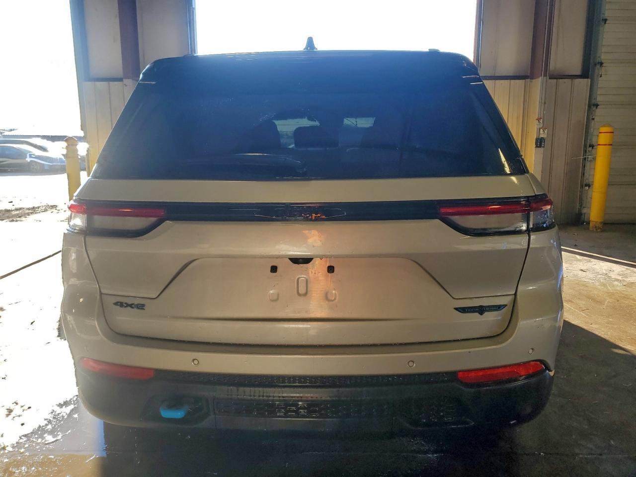 2022 Jeep Grand Cherokee Trailhawk 4Xe - Image 6