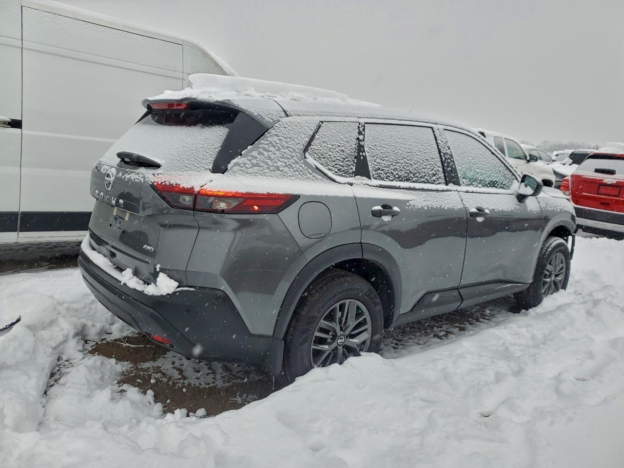 2021 Nissan Rogue S - Фото 3