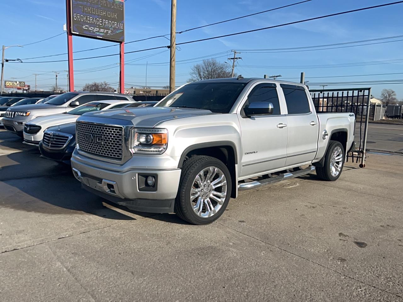 2014 GMC Sierra K1500 Denali - Image 2