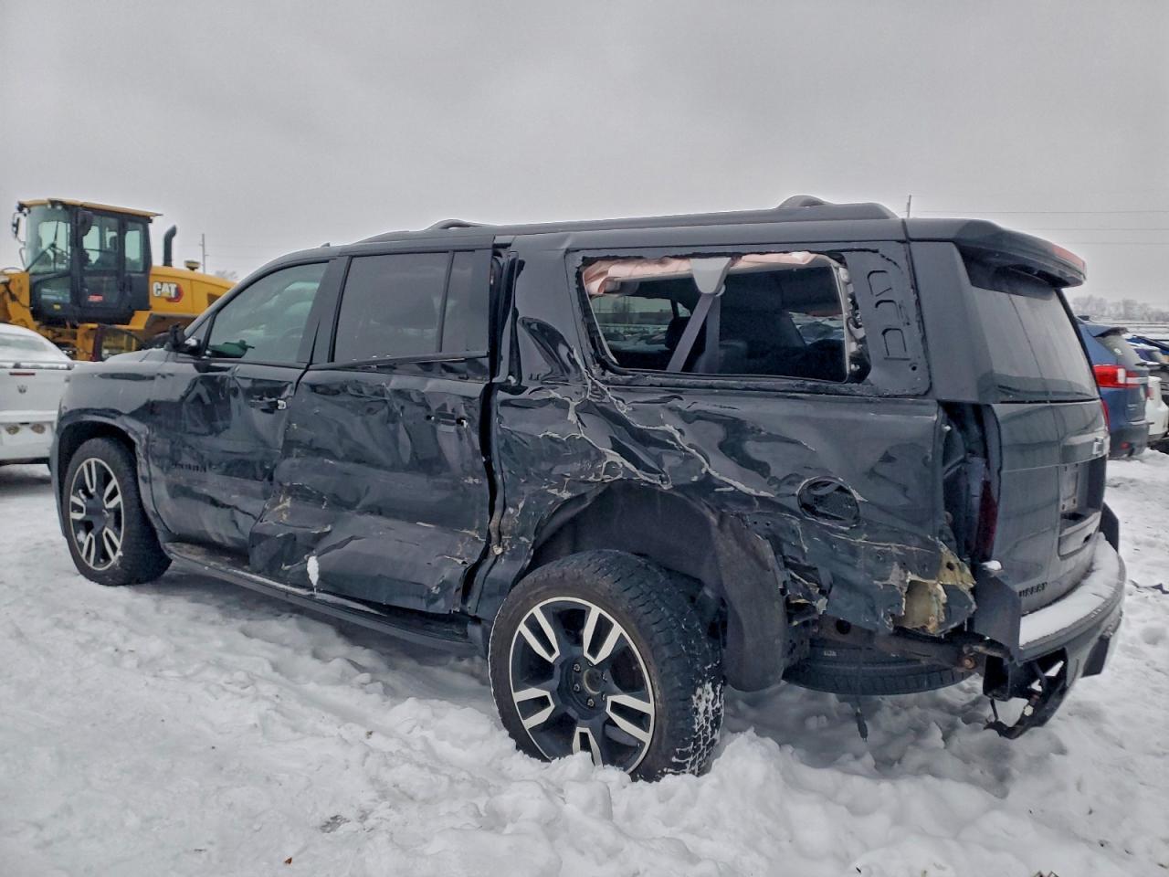 2019 Chevrolet Suburban - Фото 2