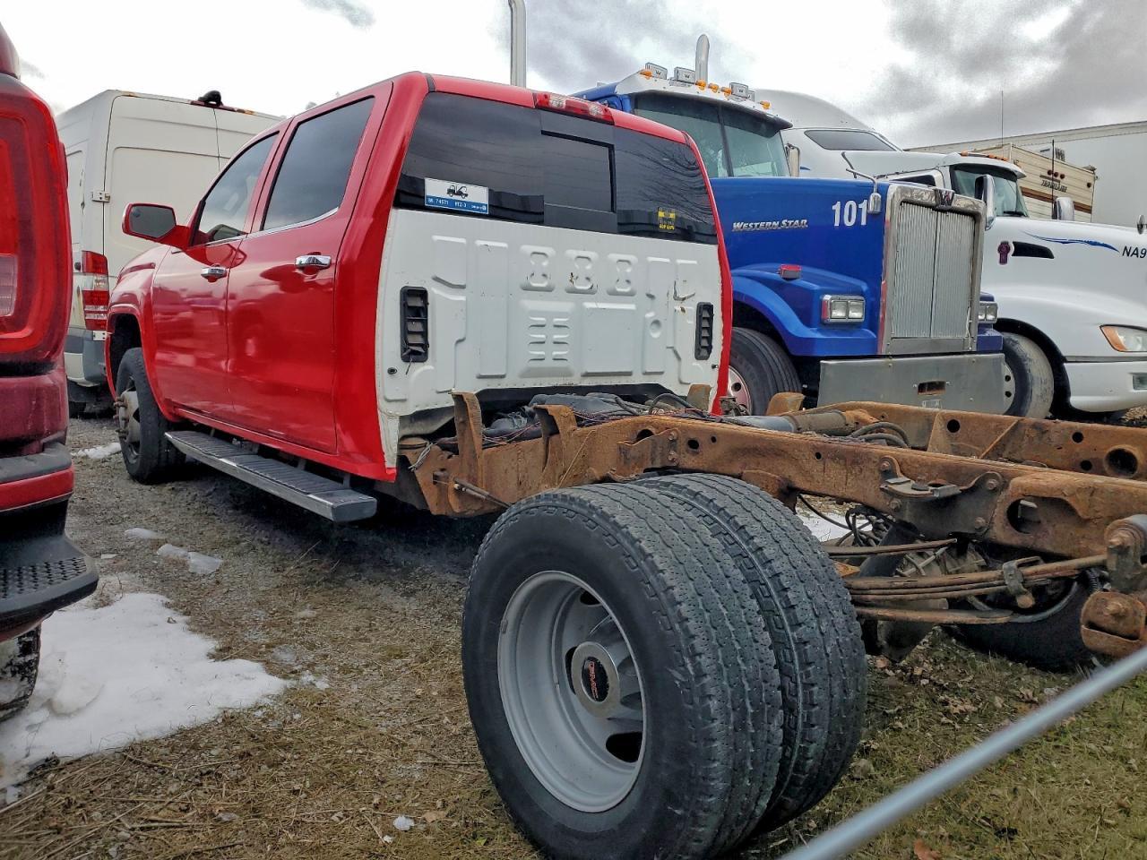 2015 GMC Sierra K3500 Denali - Фото 3