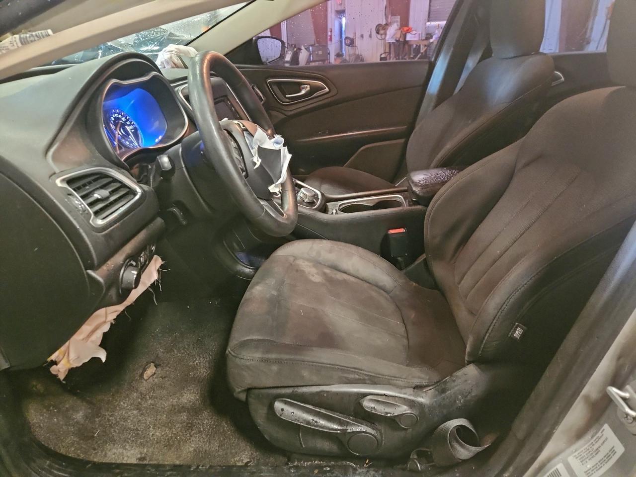 2015 Chrysler 200 Limited - Фото 7