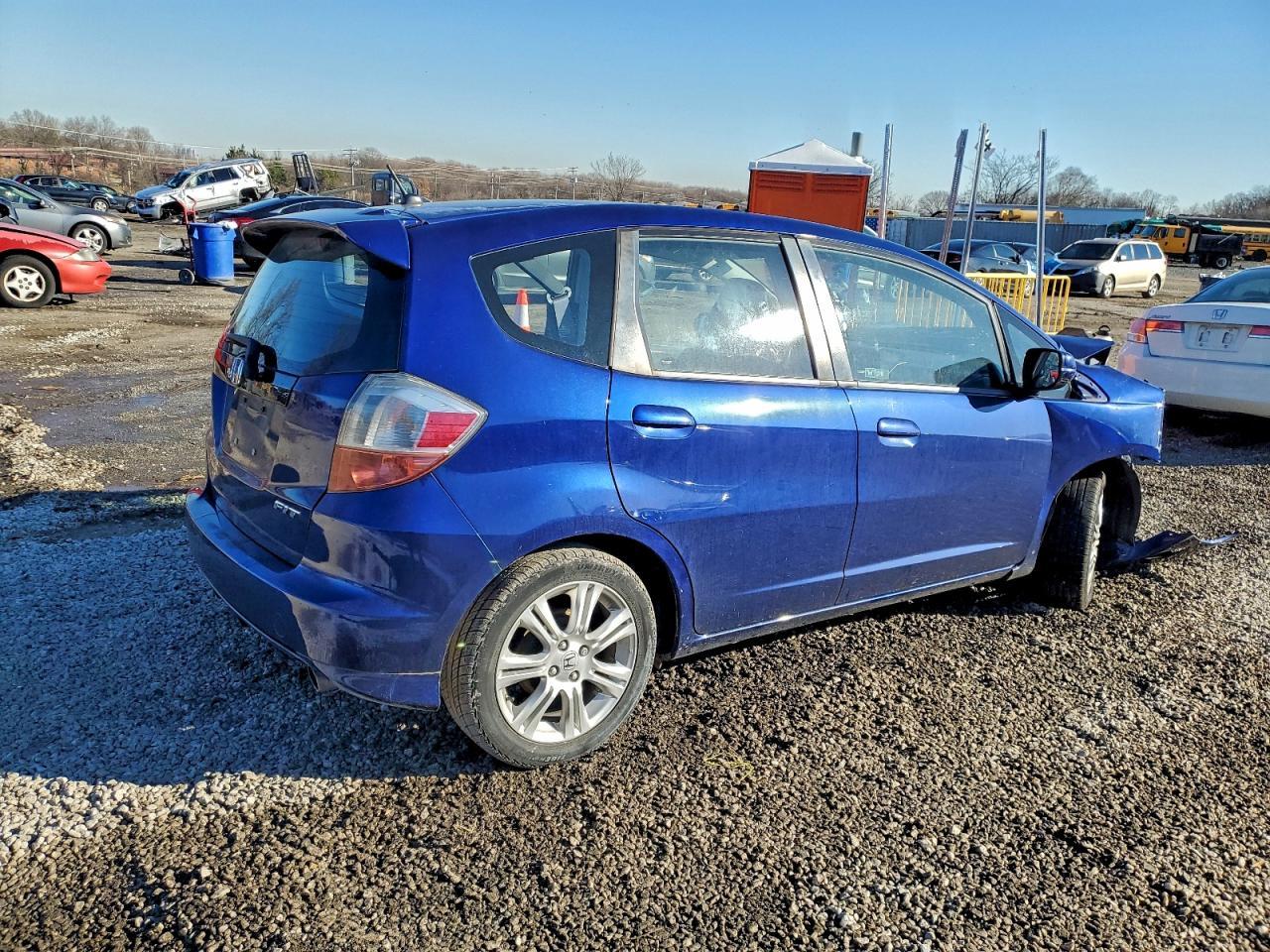 2011 Honda Fit Sport - Фото 3