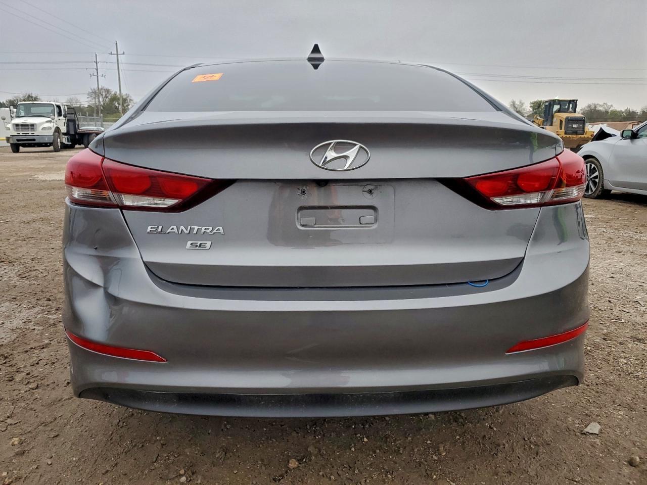 2018 Hyundai Elantra Se - Image 6
