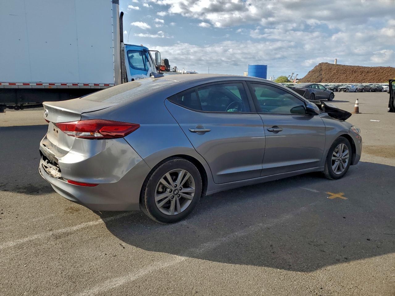 2018 Hyundai Elantra Sel - Фото 3