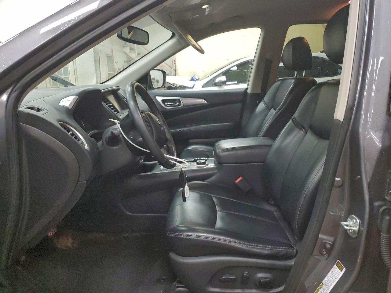 2019 Nissan Pathfinder S - Image 7